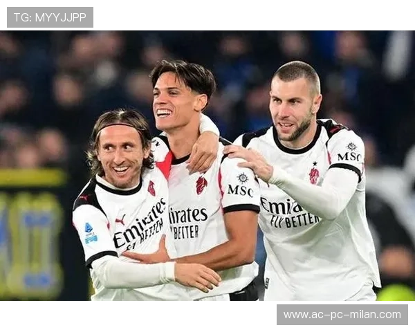 AC米兰持续围攻禁区，莱奥凌空抽射未能命中